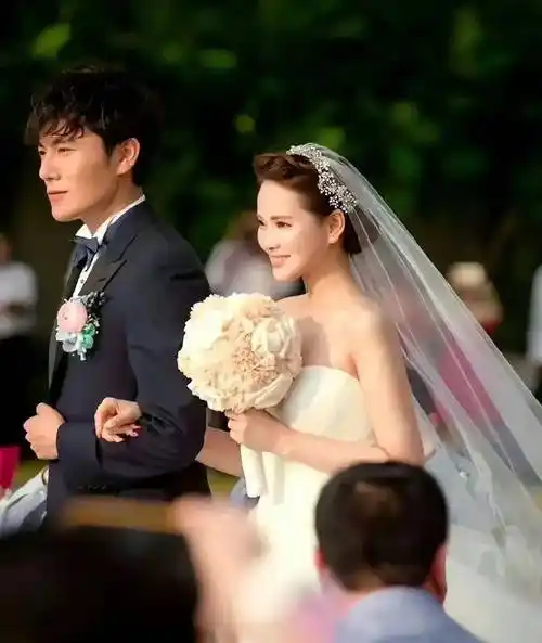 送伊能静巨型玫瑰花过七夕,反被妻子质疑"有问题"_秦昊七_夫妻_秦昊大