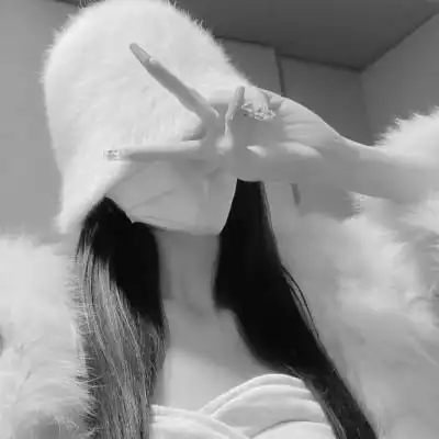 女生黑白高级感图片头像