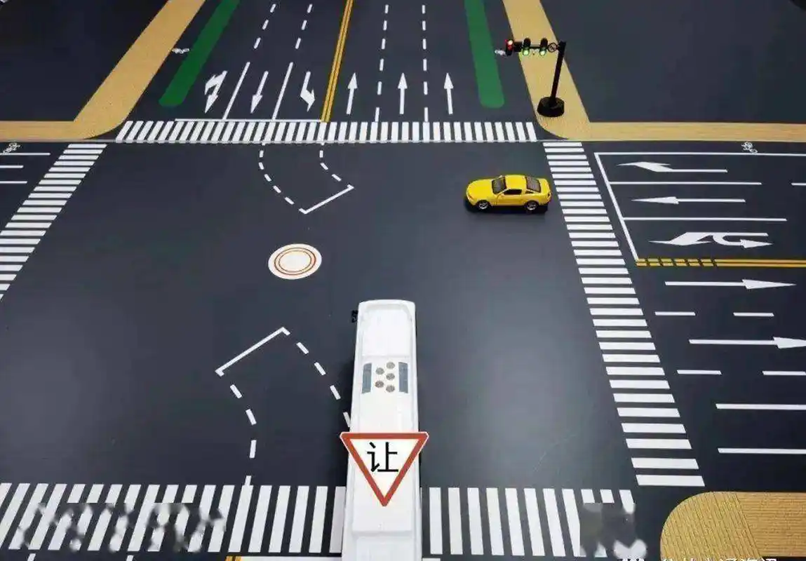 左转让右转,右转让直行的口诀,什么意思?右转红灯算闯红灯吗?