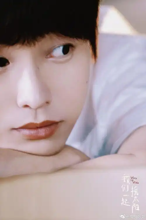 彭昱畅樱花树下的男大#好绝的春日写真,彭昱畅我真的会爱!