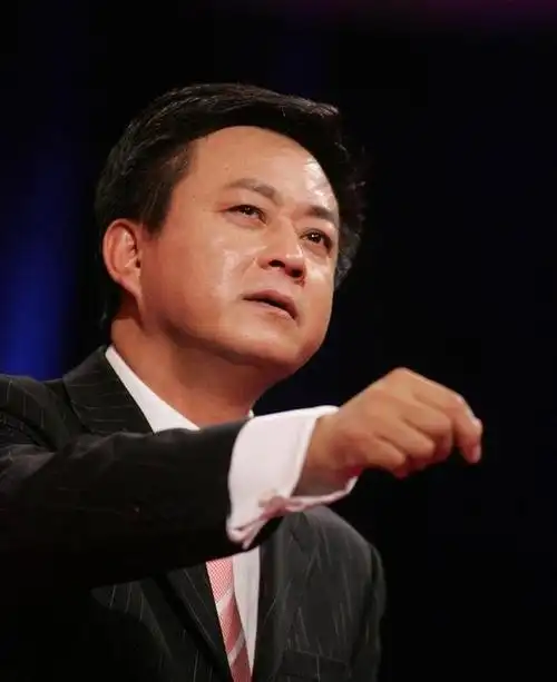 从"央视台柱"到隐退,朱军不再被宽容,"任鲁豫们"的时代正在开启