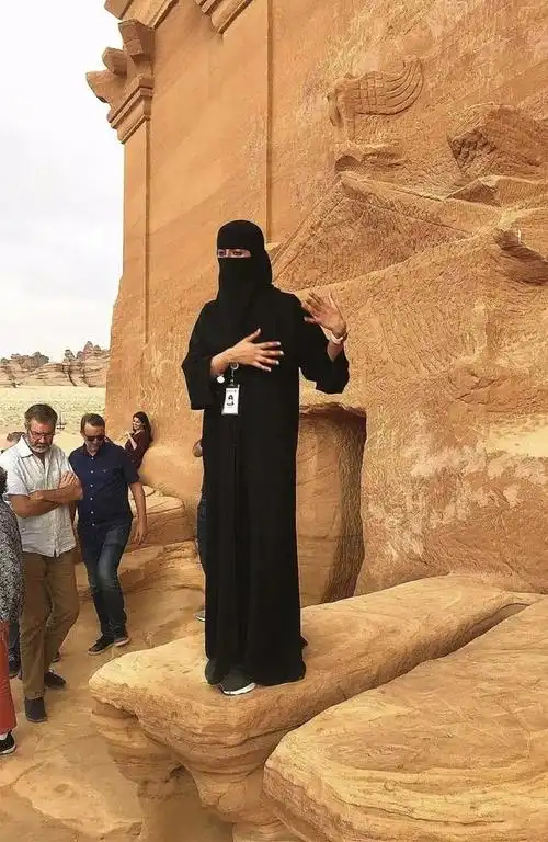 沙特阿拉伯白油与黑油交汇的历史时刻