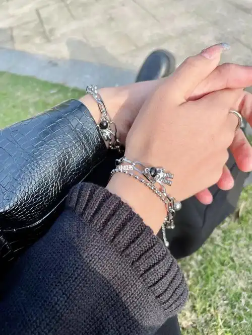 要和喜欢的人拍很多牵手照78