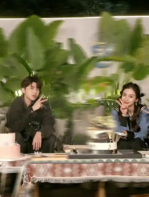 蔡徐坤 @angelababy 坤颖绝了,爱惨了,这对姐弟