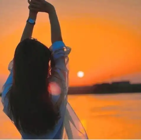 头像黄昏女背影唯美情侣头像