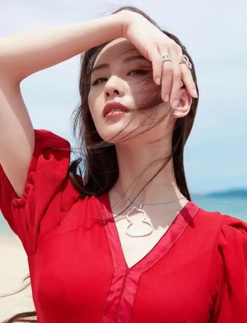 刘诗诗|唯美红裙海边写真