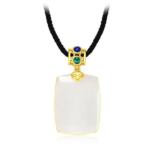 周大福国玉传承系列天圆地方和田玉吊坠