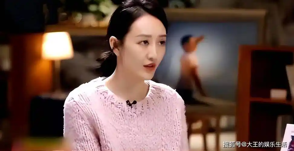 何九华的出轨事件成为了公众瞩目的焦点,尤其是在其伴侣王鸥怀孕期间