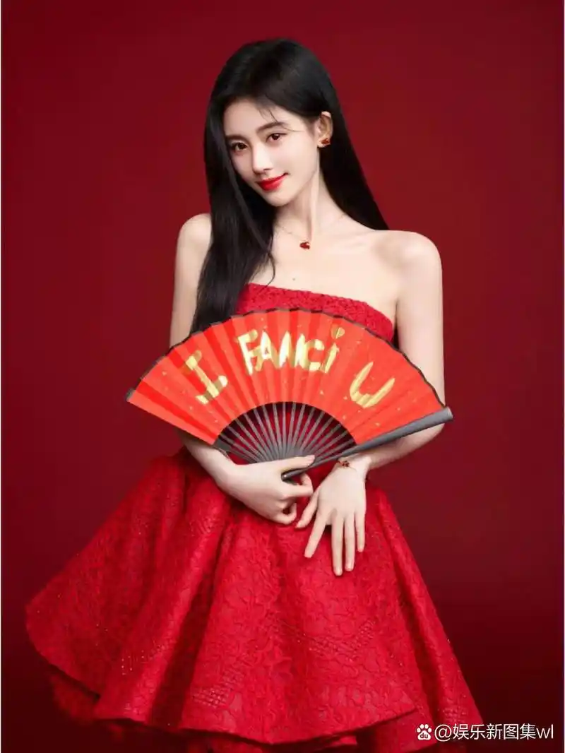 鞠婧祎这红唇,红衣好好看哦,笑容好迷人#鞠婧祎#