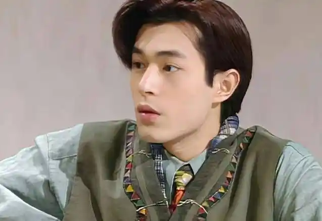 没想到以古天乐那纯天然帅气的脸庞而言,即便到了中年,竟然也无法逃脱