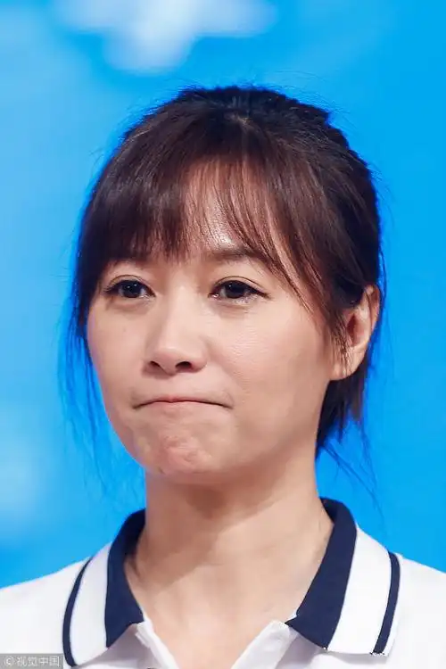 重返18岁44岁徐静蕾穿校服扎马尾扮清纯