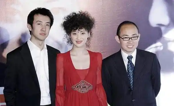 演员梅婷:离婚后挺庆幸,二婚嫁摄影师,我是俩娃的幸福妈妈