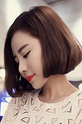 流行短发梨花头发型,内扣设计修颜瘦脸又减龄