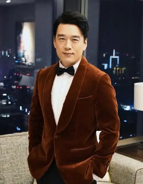 男人到中年别太花哨!学王耀庆这3种"色彩穿搭",不油腻还减龄