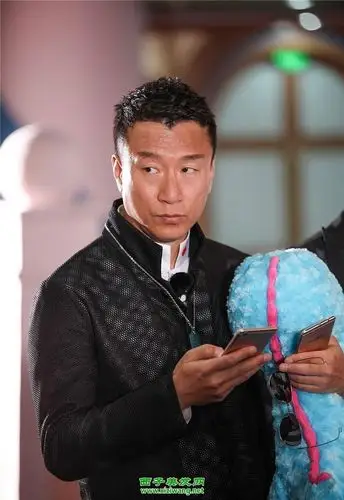 孙红雷娇妻资料和照片公开 孙红雷与娇妻牵手照