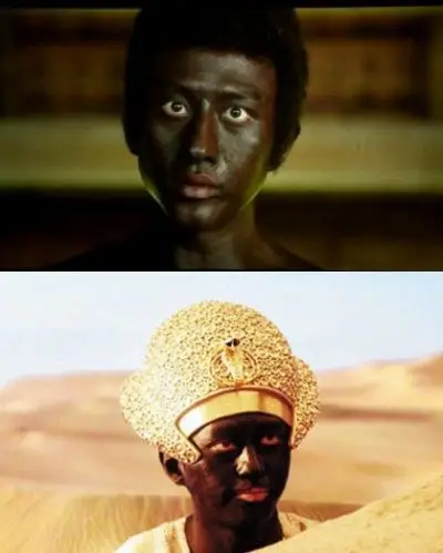 中的照片,在《分手大师》中邓超一开始扮演的是非洲某国家国王,里面的