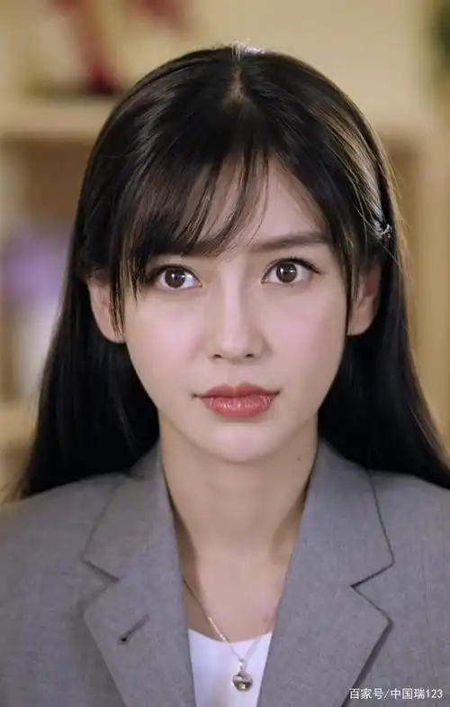 angelababy笑起来真好看