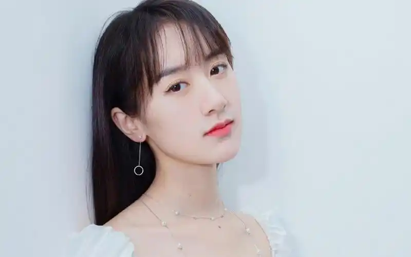 袁冰妍性感优雅写真桌面壁纸