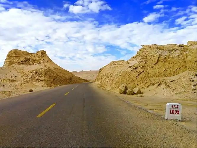 315国道中的无人区