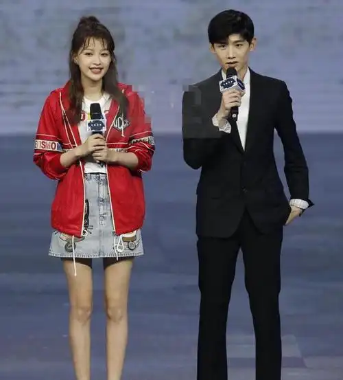 孙怡身高170,白敬亭身高183,两人同框一般高,心疼董子健