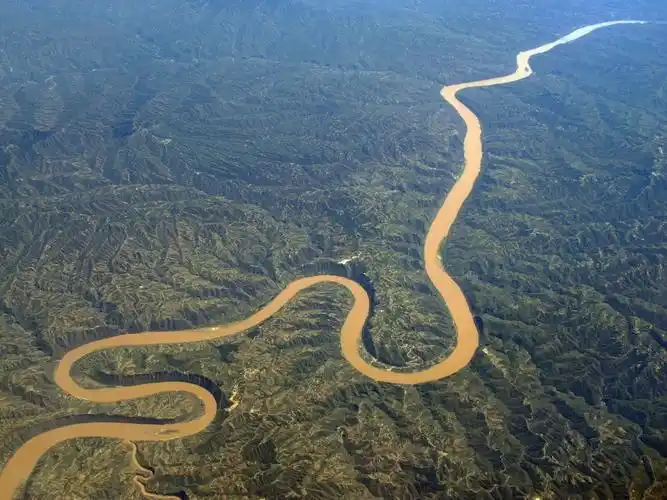 8000米高空瞰黄河