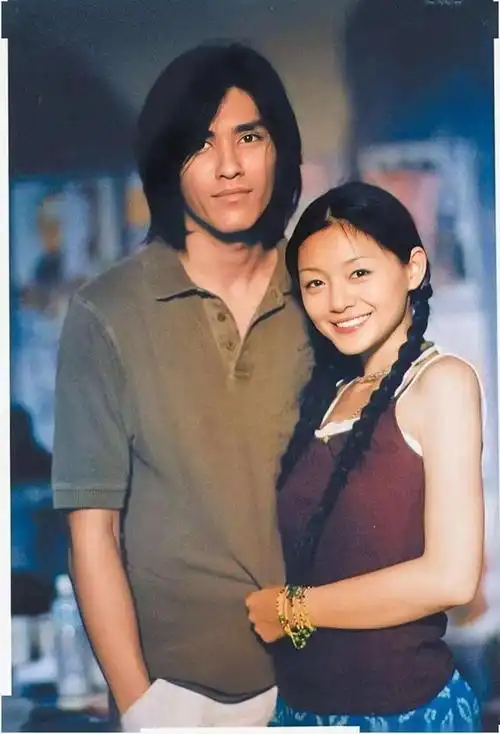 43岁蓝正龙现身,自称儿女双全狂秀恩爱,三字评价大s恐将其气炸