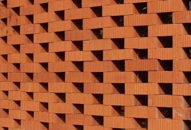 红砖上墙别有风格