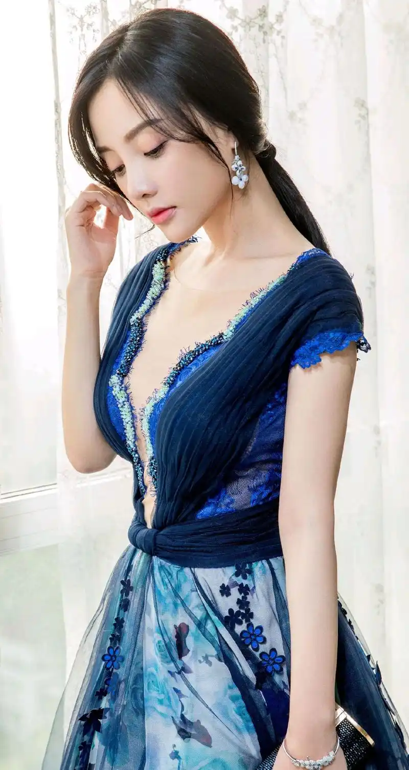 李小璐高清写真图集,皮肤白皙,美丽动人