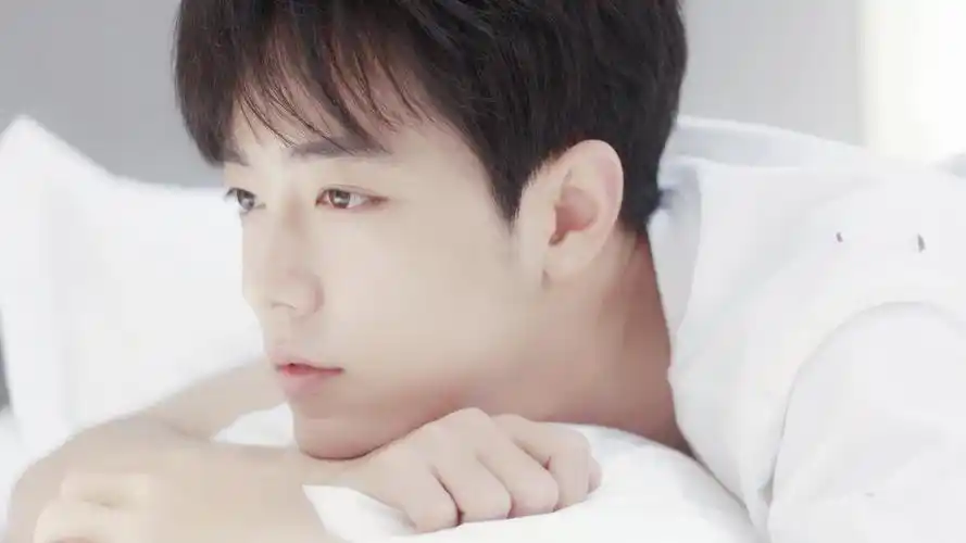 x玖少年团肖战明星风尚壁纸1