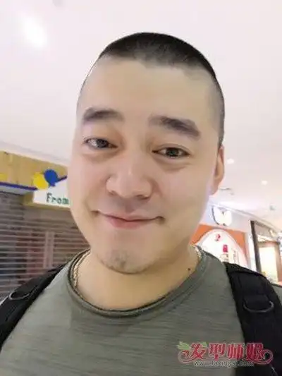 男生2cm短发是什么样的头型 脸长剃圆寸头鬓角如何处理(4)