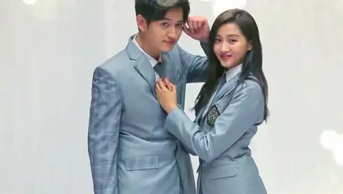 极光之恋幕后花絮马可关晓彤拍情侣照甜齁了