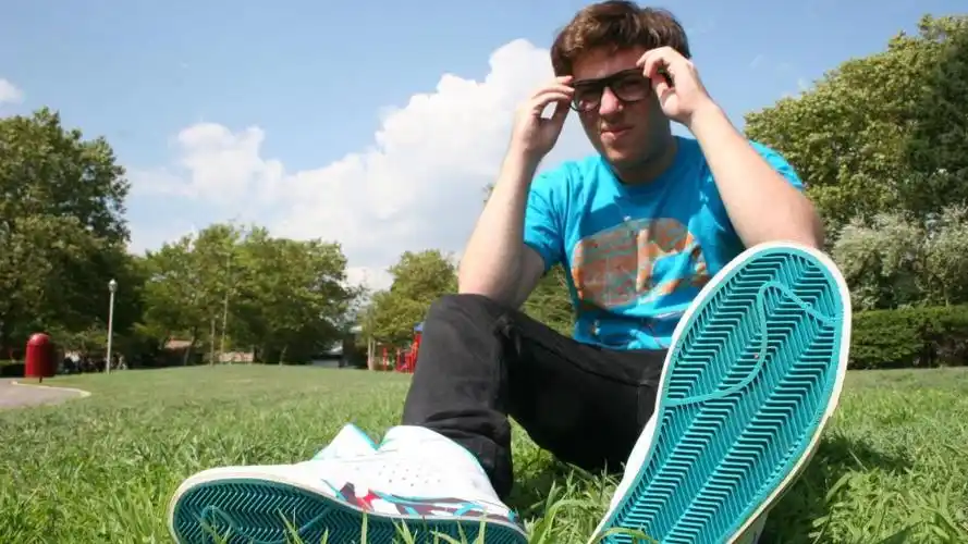 连帽衫艾伦全高清壁纸和背景