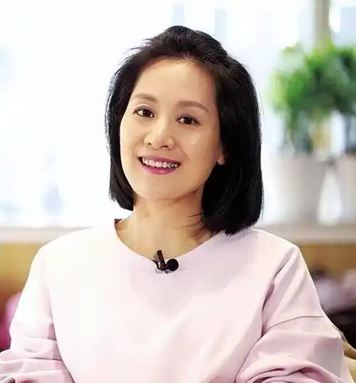 东方卫视知名主播何婕:扎根主持界22年,与林海结婚15年生活幸福_因为