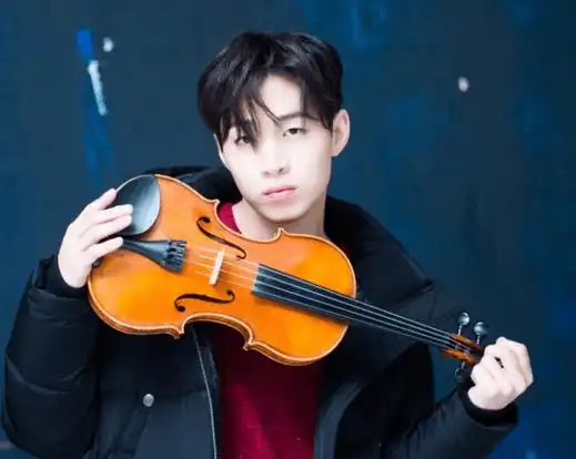 你喜欢刘宪华吗?他是很有才华的大男孩,他的笑容也非常的迷人!