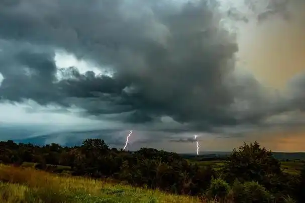 大家好,很多人对下雨之前的自然现象有哪些  下雨前的十个征兆的基本