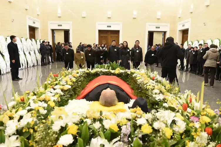 葛存壮的遗体告别仪式于3月8日上午9点钟在八宝山大礼堂举行.