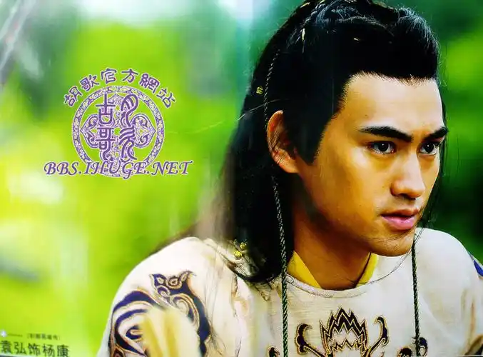 p>袁弘,1982年8月23日出生于湖北省武汉市,中国内地影视男演员,毕业