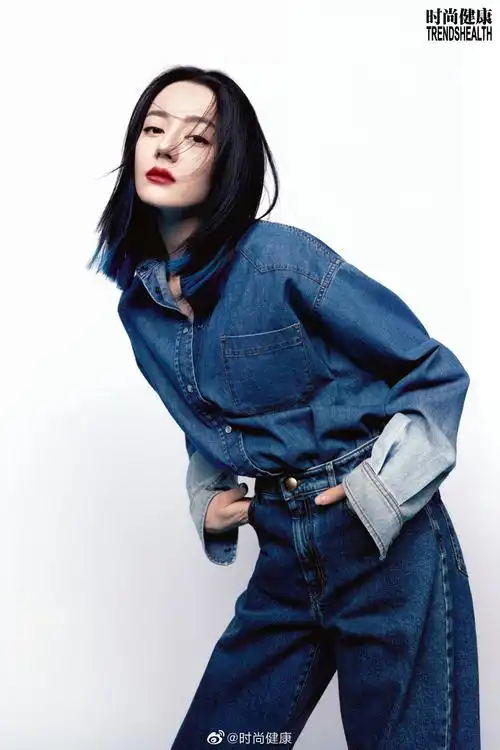 迪丽热巴时尚健康封面内页大片热巴五登时尚健康再度演绎大片