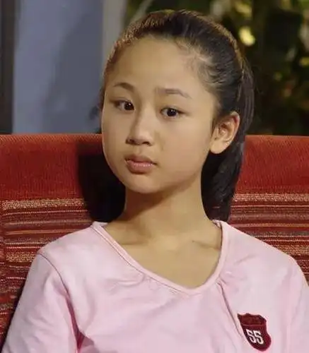 有谁还记得出演伴随90后00后《家有儿女》这部剧里的夏雪,她将夏雪的