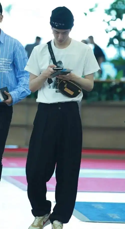 学会这几招 你就是王一博!