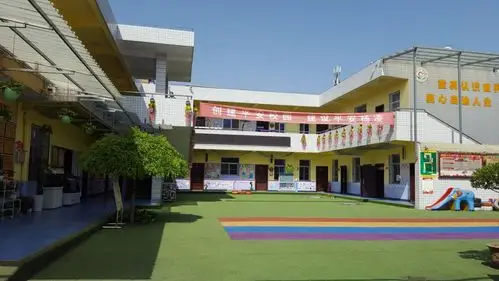 美化环境 你我同行---杨陵区第二幼儿园美化校园小记