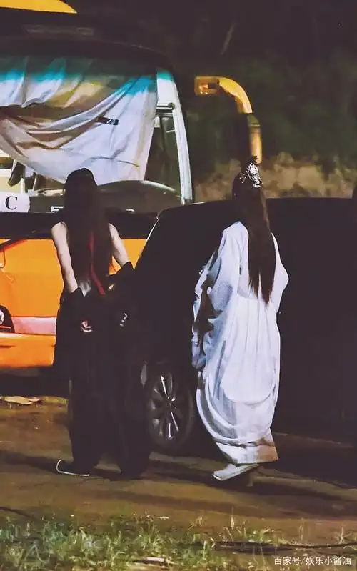 《陈情令》肖战王一博背影大合集,每一幅都是名场面,我不淡定了