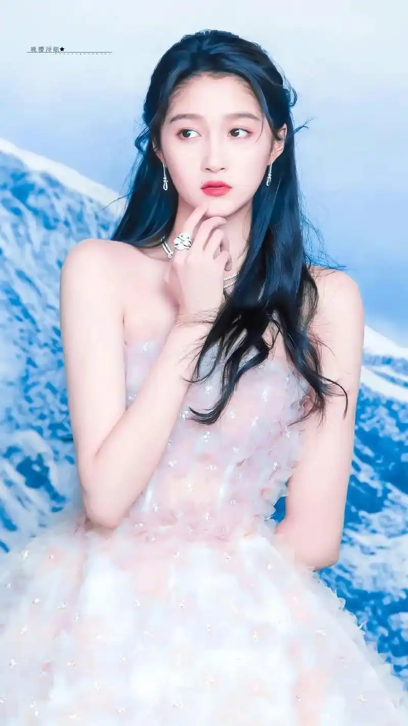 关晓彤的时尚美照,真是太漂亮了