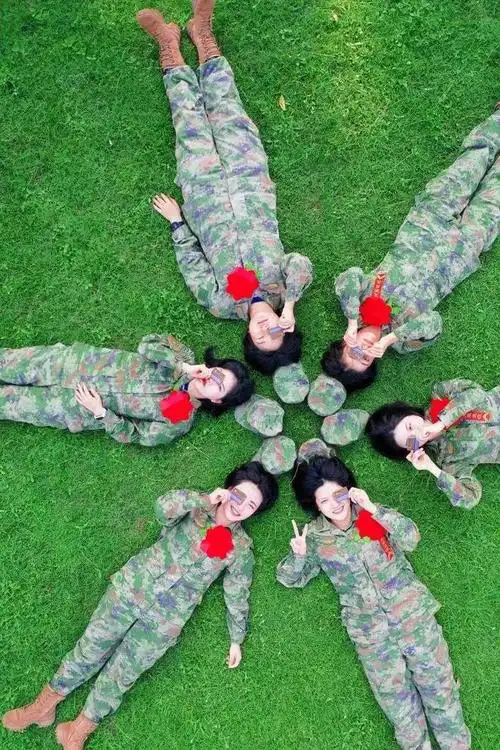 退伍女兵的军装写真,帅!|毕业照_网易订阅