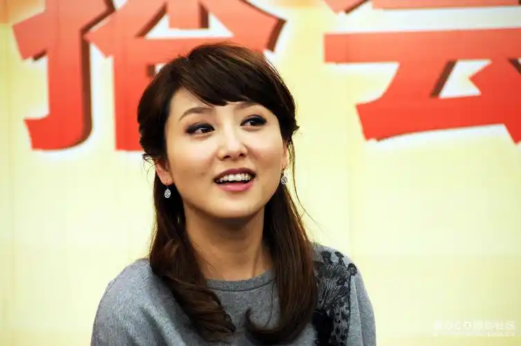 标题:江苏电视台城市频道主播周瑾采拍