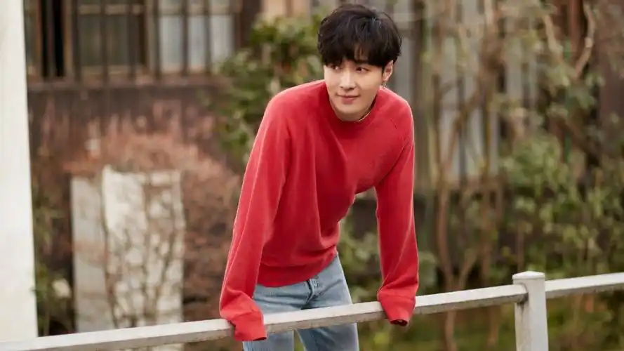 作者:又蕊小娘子元气壁纸>电脑静态壁纸>电脑明星静态壁纸>张艺兴