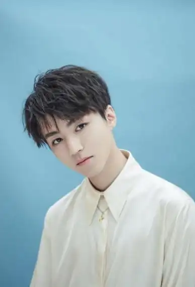 20岁男生发型_卷发图片男生短发发型 - 乐享生活 - 阿奇号