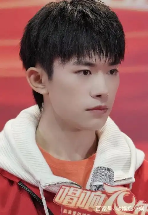 易烊千玺千款发型你最爱哪款?粉丝:不管哪一款,都爱!