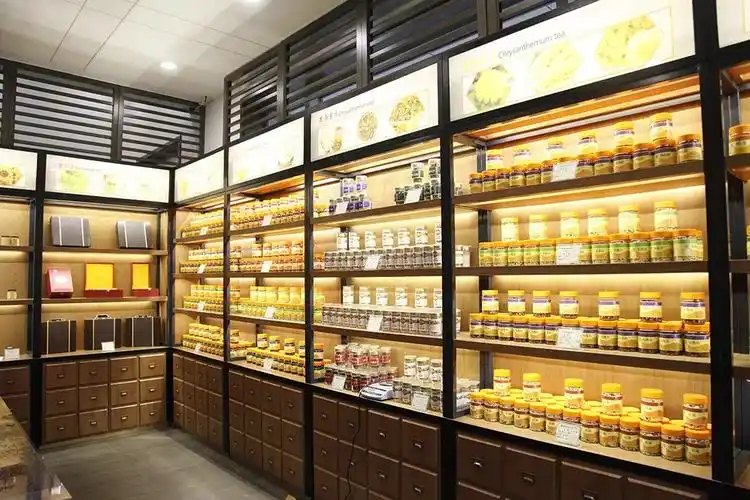 文化,中医药科普为一体,以 "精制道地药材"与 "中药养生文化"为特点