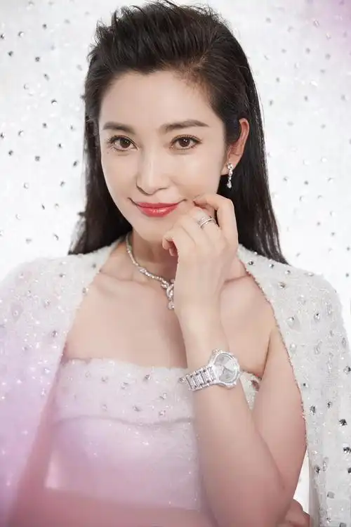 宝齐莱一路相伴李冰冰展开商业版图新篇章